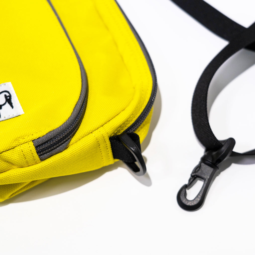 【送料無料！】【国内正規品】CHUMS　リサイクルショルダーポーチ　CH60-3126　Recycle Shoulder Pouch 　Ｒed 　 Khaki 　Lime yellow 　 AbstranceNature 　Dino.Jr