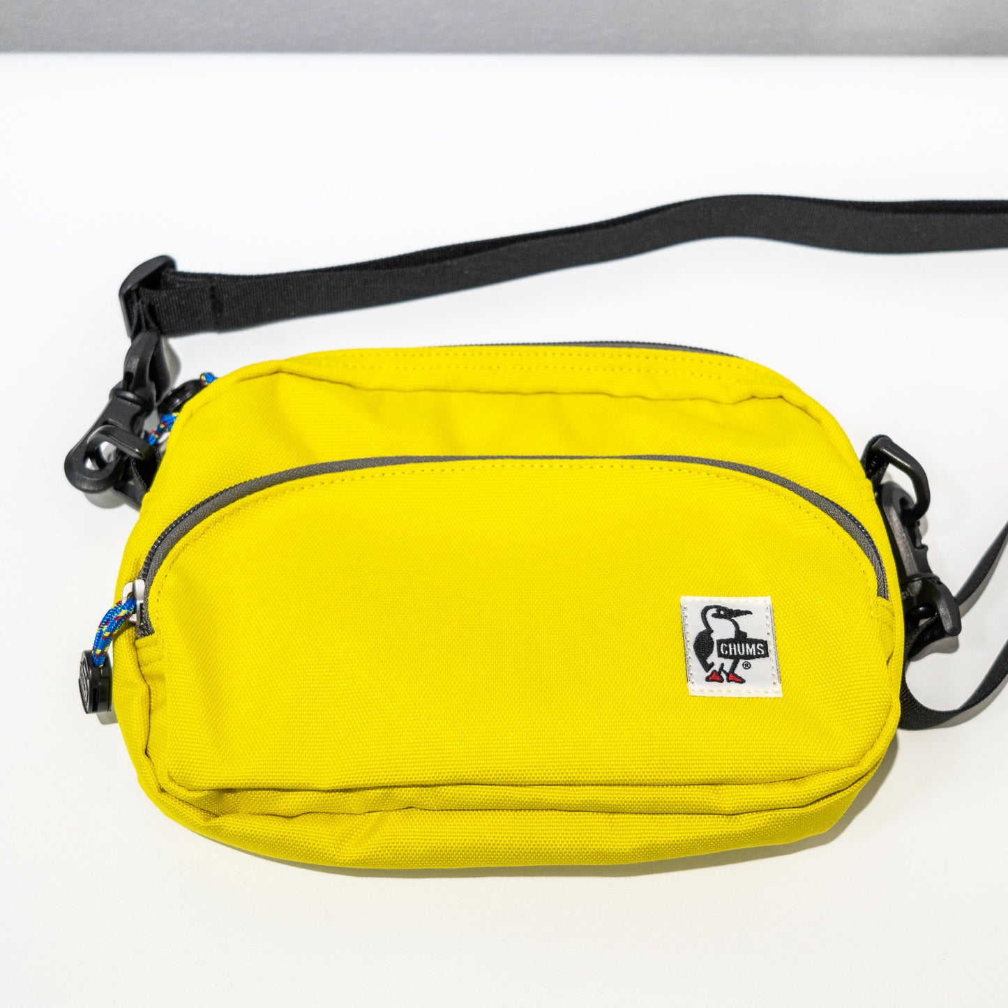 【送料無料！】【国内正規品】CHUMS　リサイクルショルダーポーチ　CH60-3126　Recycle Shoulder Pouch 　Ｒed 　 Khaki 　Lime yellow 　 AbstranceNature 　Dino.Jr